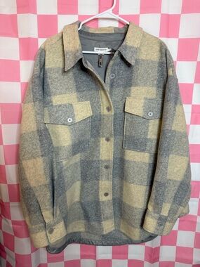 Good American Gray & Cream Plaid Shacket